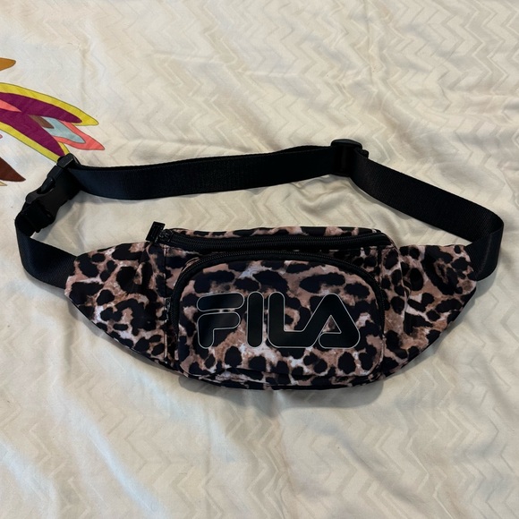 FILA CROSSBODY/FANNY PACK LEOPARD PRINT BAG - Picture 2 of 11